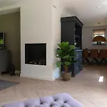 Villa Spacious Luxury Home/villa - Ruime Luxe Vakantiewoning/-villa